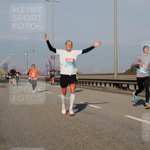 03.10.2025 - Köhlbrandbrückenlauf Fabian Wolf http://msf.ph/oto/9035314 03.10.2025 09:49:48 Position 3 2672, 3821 meine-sportfotos.de