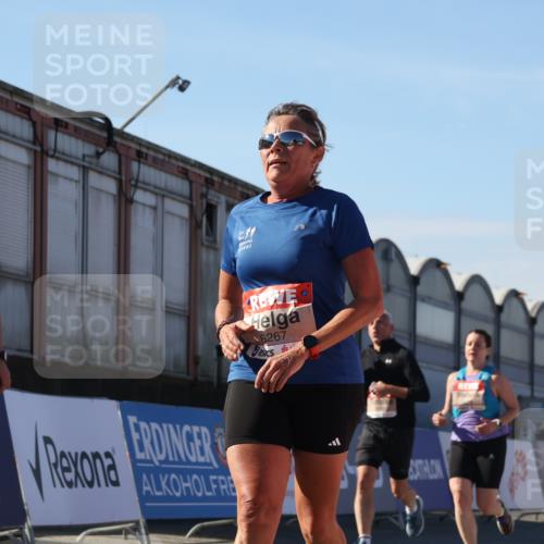 03.10.2025 - Köhlbrandbrückenlauf Luisa Fischer http://msf.ph/oto/9035317 03.10.2025 13:18:57 Ziel 4077, 4556, 4630, 4676, 4756, 4889, 5304, 5449, 5974, 6117, 6267, 6475, 6506, 6556, 6573, 6795 meine-sportfotos.de
