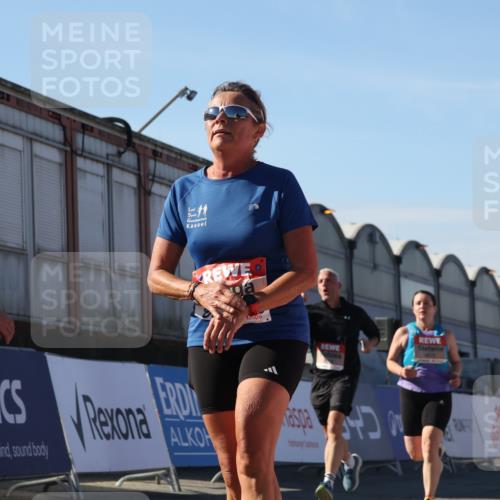 03.10.2025 - Köhlbrandbrückenlauf Luisa Fischer http://msf.ph/oto/9035320 03.10.2025 13:18:57 Ziel 4077, 4556, 4630, 4676, 4756, 4889, 5304, 5449, 5974, 6117, 6267, 6475, 6506, 6556, 6573, 6795 meine-sportfotos.de