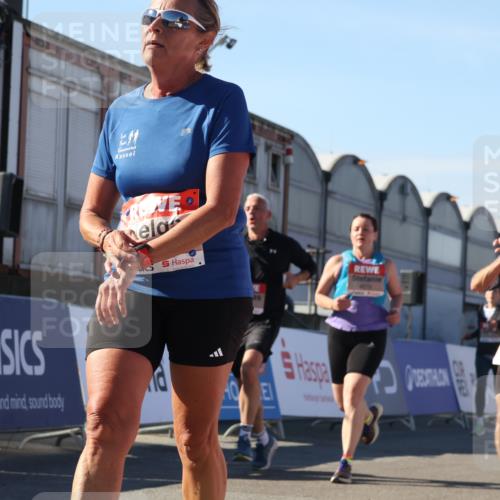 03.10.2025 - Köhlbrandbrückenlauf Luisa Fischer http://msf.ph/oto/9035323 03.10.2025 13:18:58 Ziel 4077, 4556, 4630, 4676, 4756, 4889, 5027, 5304, 5449, 5974, 6117, 6267, 6475, 6506, 6573, 6795 meine-sportfotos.de