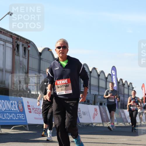 03.10.2025 - Köhlbrandbrückenlauf Luisa Fischer http://msf.ph/oto/9035359 03.10.2025 13:19:03 Ziel 4556, 4630, 4631, 4676, 4816, 4876, 4889, 5027, 5304, 5449, 5974, 6088, 6117, 6127, 6267, 6475, 6573, 6795 meine-sportfotos.de