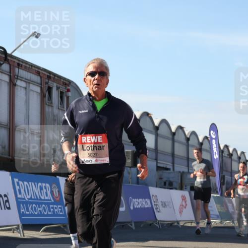 03.10.2025 - Köhlbrandbrückenlauf Luisa Fischer http://msf.ph/oto/9035361 03.10.2025 13:19:04 Ziel 4630, 4631, 4676, 4816, 4876, 4889, 5027, 5304, 5449, 5974, 6088, 6117, 6127, 6267, 6475, 6573, 6795 meine-sportfotos.de