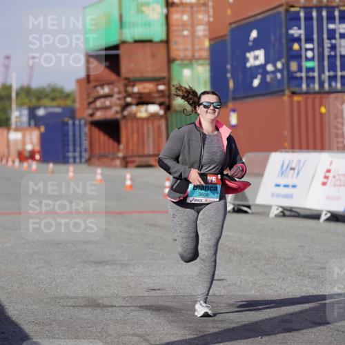 03.10.2025 - Köhlbrandbrückenlauf Michael Burmester http://msf.ph/oto/9035364 03.10.2025 10:48:43 Ziel 3606 meine-sportfotos.de