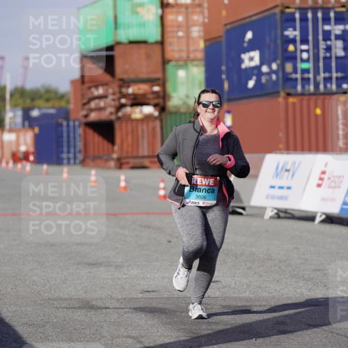 03.10.2025 - Köhlbrandbrückenlauf Michael Burmester http://msf.ph/oto/9035368 03.10.2025 10:48:43 Ziel 3606 meine-sportfotos.de