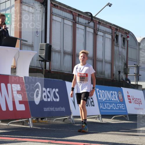 03.10.2025 - Köhlbrandbrückenlauf Luisa Fischer http://msf.ph/oto/9035370 03.10.2025 13:19:06 Ziel 4143, 4630, 4631, 4632, 4676, 4816, 4876, 4889, 5027, 5304, 5449, 5858, 5974, 6088, 6117, 6127, 6267, 6475, 6573 meine-sportfotos.de
