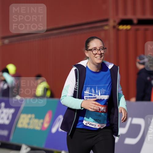 03.10.2025 - Köhlbrandbrückenlauf Michael Burmester http://msf.ph/oto/9035397 03.10.2025 10:49:10 Ziel 3805 meine-sportfotos.de