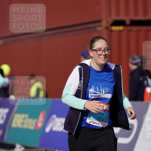 03.10.2025 - Köhlbrandbrückenlauf Michael Burmester http://msf.ph/oto/9035401 03.10.2025 10:49:10 Ziel 3805 meine-sportfotos.de