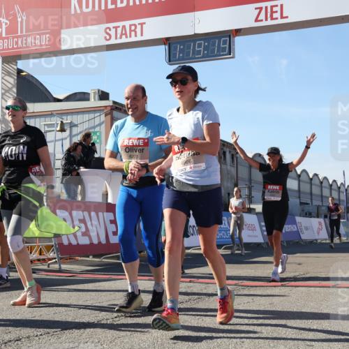 03.10.2025 - Köhlbrandbrückenlauf Luisa Fischer http://msf.ph/oto/9035431 03.10.2025 13:19:18 Ziel 4143, 4593, 4631, 4632, 4690, 4725, 4727, 4816, 4828, 4876, 4996, 5443, 5451, 5853, 5858, 6057, 6088, 6225, 6226, 6230, 6576 meine-sportfotos.de