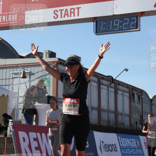 03.10.2025 - Köhlbrandbrückenlauf Luisa Fischer http://msf.ph/oto/9035446 03.10.2025 13:19:20 Ziel 4143, 4593, 4632, 4690, 4725, 4727, 4828, 4996, 5443, 5451, 5853, 5858, 6057, 6225, 6226, 6230, 6576 meine-sportfotos.de