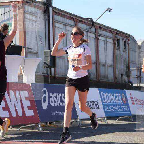 03.10.2025 - Köhlbrandbrückenlauf Luisa Fischer http://msf.ph/oto/9035456 03.10.2025 13:19:22 Ziel 4593, 4690, 4725, 4727, 4828, 4971, 4996, 5009, 5405, 5443, 5451, 5578, 5853, 6057, 6225, 6226, 6230, 6576, 6753 meine-sportfotos.de