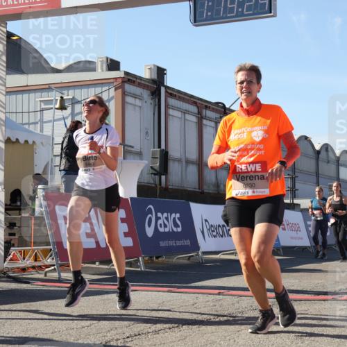 03.10.2025 - Köhlbrandbrückenlauf Luisa Fischer http://msf.ph/oto/9035459 03.10.2025 13:19:23 Ziel 4593, 4690, 4725, 4727, 4828, 4971, 4996, 5009, 5405, 5443, 5451, 5578, 5853, 6057, 6225, 6226, 6230, 6576, 6753 meine-sportfotos.de
