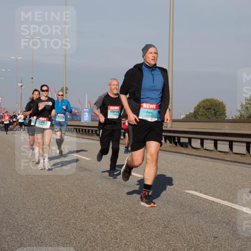 03.10.2025 - Köhlbrandbrückenlauf Fabian Wolf http://msf.ph/oto/9035465 03.10.2025 09:50:00 Position 3 1406, 1385, 3716, 3 meine-sportfotos.de