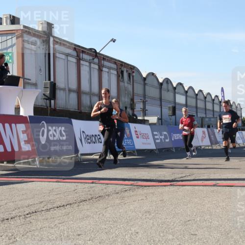 03.10.2025 - Köhlbrandbrückenlauf Luisa Fischer http://msf.ph/oto/9035470 03.10.2025 13:19:25 Ziel 4593, 4691, 4725, 4828, 4971, 4996, 5009, 5405, 5443, 5451, 5578, 5853, 6057, 6225, 6226, 6230, 6576, 6753, 6776 meine-sportfotos.de