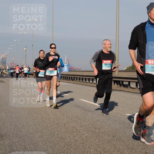 03.10.2025 - Köhlbrandbrückenlauf Fabian Wolf http://msf.ph/oto/9035479 03.10.2025 09:50:00 Position 3 1385, 1406, 384, 3716 meine-sportfotos.de