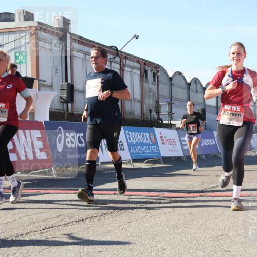 03.10.2025 - Köhlbrandbrückenlauf Luisa Fischer http://msf.ph/oto/9035487 03.10.2025 13:19:27 Ziel 4593, 4691, 4725, 4971, 4996, 5009, 5405, 5443, 5451, 5578, 6057, 6225, 6226, 6230, 6576, 6753, 6776 meine-sportfotos.de