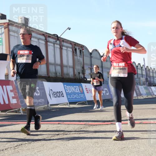 03.10.2025 - Köhlbrandbrückenlauf Luisa Fischer http://msf.ph/oto/9035488 03.10.2025 13:19:28 Ziel 4593, 4691, 4971, 5009, 5405, 5443, 5451, 5578, 6057, 6230, 6576, 6753, 6776 meine-sportfotos.de