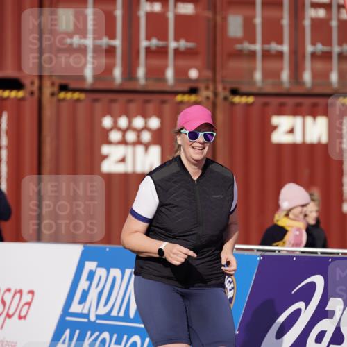 03.10.2025 - Köhlbrandbrückenlauf Michael Burmester http://msf.ph/oto/9035494 03.10.2025 10:50:34 Ziel 3173 meine-sportfotos.de