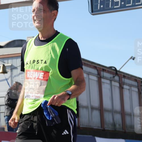 03.10.2025 - Köhlbrandbrückenlauf Luisa Fischer http://msf.ph/oto/9035502 03.10.2025 13:19:32 Ziel 4691, 4971, 5009, 5405, 5443, 5451, 5578, 5838, 6230, 6753, 6776 meine-sportfotos.de