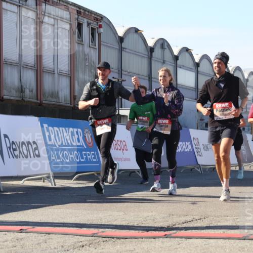 03.10.2025 - Köhlbrandbrückenlauf Luisa Fischer http://msf.ph/oto/9035518 03.10.2025 13:19:38 Ziel 4691, 4971, 4981, 5047, 5148, 5405, 5578, 5647, 5648, 5650, 5838, 5931, 5975, 6382, 6383, 6600, 6776 meine-sportfotos.de