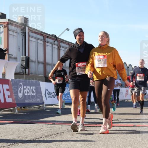 03.10.2025 - Köhlbrandbrückenlauf Luisa Fischer http://msf.ph/oto/9035538 03.10.2025 13:19:41 Ziel 4981, 5047, 5148, 5647, 5648, 5650, 5838, 5931, 5975, 6382, 6383, 6509, 6600, 6776 meine-sportfotos.de