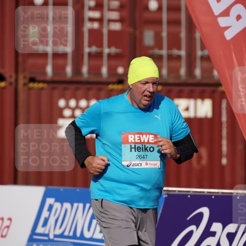 03.10.2025 - Köhlbrandbrückenlauf Michael Burmester http://msf.ph/oto/9035544 03.10.2025 10:51:05 Ziel  meine-sportfotos.de