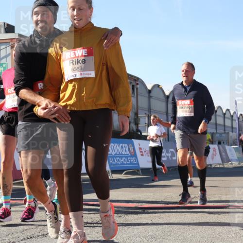 03.10.2025 - Köhlbrandbrückenlauf Luisa Fischer http://msf.ph/oto/9035547 03.10.2025 13:19:42 Ziel 4981, 5047, 5148, 5647, 5648, 5650, 5838, 5931, 5975, 6382, 6383, 6509, 6600, 6660, 6730 meine-sportfotos.de