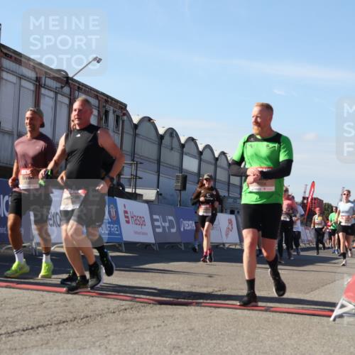 03.10.2025 - Köhlbrandbrückenlauf Luisa Fischer http://msf.ph/oto/9035553 03.10.2025 13:19:49 Ziel 4376, 4539, 4981, 5047, 5059, 5148, 5647, 5648, 5650, 5704, 5841, 5931, 5975, 6068, 6382, 6383, 6414, 6509, 6600, 6660, 6663, 6730 meine-sportfotos.de