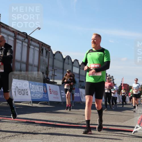 03.10.2025 - Köhlbrandbrückenlauf Luisa Fischer http://msf.ph/oto/9035558 03.10.2025 13:19:50 Ziel 4376, 4539, 4981, 5047, 5059, 5148, 5647, 5648, 5650, 5704, 5841, 5931, 5975, 6068, 6382, 6383, 6414, 6509, 6567, 6568, 6600, 6660, 6663, 6730 meine-sportfotos.de