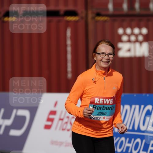 03.10.2025 - Köhlbrandbrückenlauf Michael Burmester http://msf.ph/oto/9035559 03.10.2025 10:51:20 Ziel 2669 meine-sportfotos.de