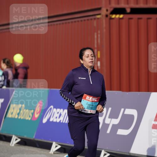 03.10.2025 - Köhlbrandbrückenlauf Michael Burmester http://msf.ph/oto/9035575 03.10.2025 10:51:33 Ziel 3474, 3477, 3776 meine-sportfotos.de