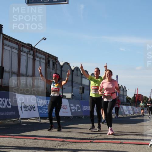 03.10.2025 - Köhlbrandbrückenlauf Luisa Fischer http://msf.ph/oto/9035581 03.10.2025 13:19:56 Ziel 4376, 4539, 4721, 5059, 5656, 5657, 5658, 5704, 5841, 6068, 6414, 6567, 6568, 6660, 6663, 6730 meine-sportfotos.de