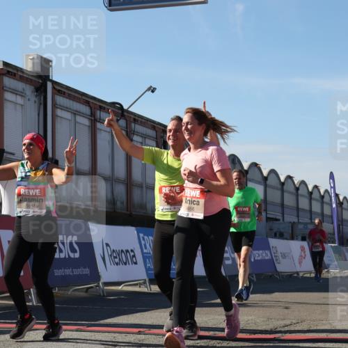 03.10.2025 - Köhlbrandbrückenlauf Luisa Fischer http://msf.ph/oto/9035588 03.10.2025 13:19:57 Ziel 4376, 4433, 4539, 4721, 5059, 5656, 5657, 5658, 5704, 5841, 6068, 6414, 6567, 6568, 6660, 6663, 6730 meine-sportfotos.de