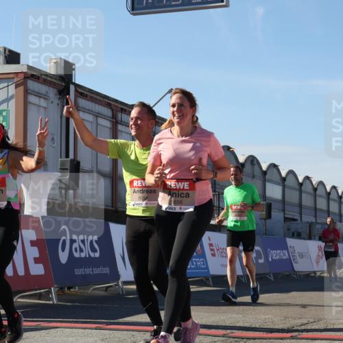 03.10.2025 - Köhlbrandbrückenlauf Luisa Fischer http://msf.ph/oto/9035591 03.10.2025 13:19:58 Ziel 4376, 4433, 4539, 4721, 5059, 5175, 5656, 5657, 5658, 5704, 5841, 6068, 6414, 6567, 6568, 6649, 6660, 6663, 6730 meine-sportfotos.de