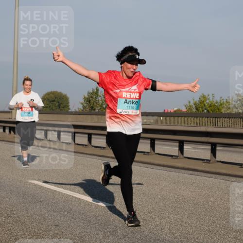 03.10.2025 - Köhlbrandbrückenlauf Fabian Wolf http://msf.ph/oto/9035608 03.10.2025 09:50:13 Position 3 1119, 1944 meine-sportfotos.de