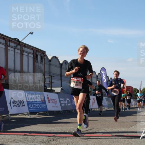 03.10.2025 - Köhlbrandbrückenlauf Luisa Fischer http://msf.ph/oto/9035612 03.10.2025 13:20:03 Ziel 4433, 4721, 5037, 5175, 5328, 5456, 5481, 5656, 5657, 5658, 5841, 6068, 6414, 6567, 6568, 6589, 6649, 6663 meine-sportfotos.de