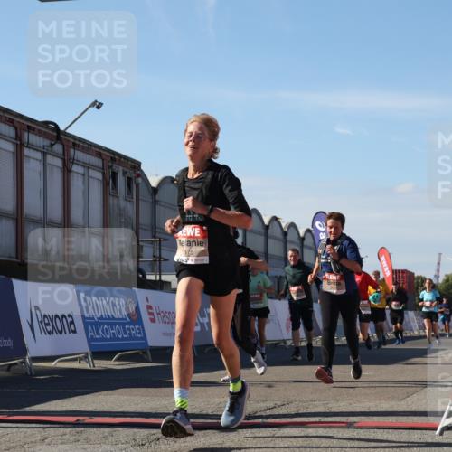 03.10.2025 - Köhlbrandbrückenlauf Luisa Fischer http://msf.ph/oto/9035613 03.10.2025 13:20:03 Ziel 4433, 4721, 5037, 5175, 5328, 5456, 5481, 5656, 5657, 5658, 5841, 6068, 6414, 6567, 6568, 6589, 6649, 6663 meine-sportfotos.de