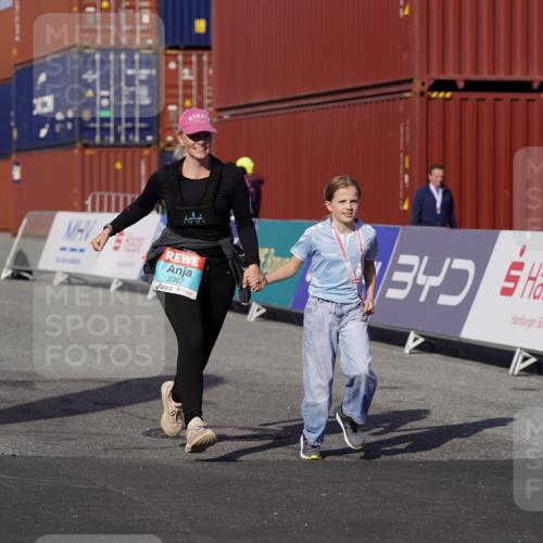 03.10.2025 - Köhlbrandbrückenlauf Michael Burmester http://msf.ph/oto/9035658 03.10.2025 10:51:50 Ziel 2367 meine-sportfotos.de