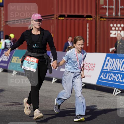 03.10.2025 - Köhlbrandbrückenlauf Michael Burmester http://msf.ph/oto/9035678 03.10.2025 10:51:51 Ziel 2367 meine-sportfotos.de