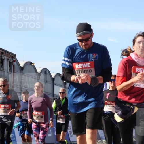 03.10.2025 - Köhlbrandbrückenlauf Luisa Fischer http://msf.ph/oto/9035681 03.10.2025 13:20:16 Ziel 4397, 4402, 4565, 4571, 4779, 4994, 5144, 5160, 5328, 5456, 5481, 5672, 5683, 5850, 6035, 6136, 6589 meine-sportfotos.de
