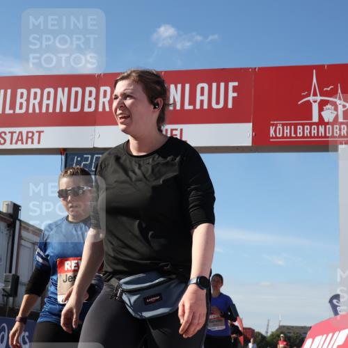 03.10.2025 - Köhlbrandbrückenlauf Luisa Fischer http://msf.ph/oto/9035698 03.10.2025 13:20:29 Ziel 4269, 4385, 4570, 4571, 4591, 4672, 4739, 4790, 4859, 5082, 5144, 5160, 5208, 5543, 5631, 5790, 6035 meine-sportfotos.de