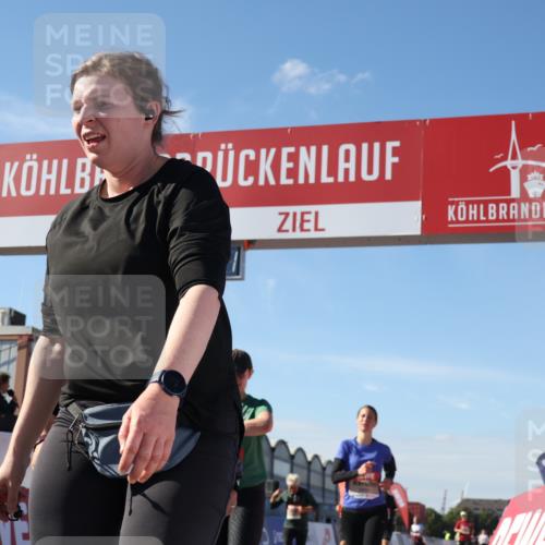 03.10.2025 - Köhlbrandbrückenlauf Luisa Fischer http://msf.ph/oto/9035699 03.10.2025 13:20:30 Ziel 4269, 4385, 4570, 4571, 4591, 4672, 4739, 4790, 4859, 5082, 5144, 5208, 5543, 5631, 5790 meine-sportfotos.de