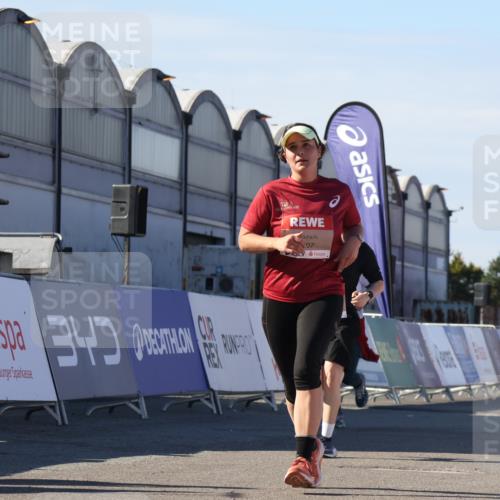 03.10.2025 - Köhlbrandbrückenlauf Luisa Fischer http://msf.ph/oto/9035719 03.10.2025 13:20:35 Ziel 4269, 4385, 4476, 4570, 4591, 4672, 4739, 4790, 4859, 5082, 5543, 5631, 5790, 6777, 6807 meine-sportfotos.de