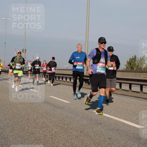 03.10.2025 - Köhlbrandbrückenlauf Fabian Wolf http://msf.ph/oto/9035723 03.10.2025 09:50:21 Position 3 3679, 1415 meine-sportfotos.de