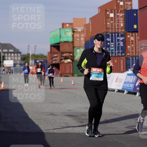 03.10.2025 - Köhlbrandbrückenlauf Michael Burmester http://msf.ph/oto/9035724 03.10.2025 10:52:03 Ziel 2607, 2643 meine-sportfotos.de
