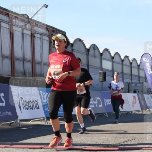 03.10.2025 - Köhlbrandbrückenlauf Luisa Fischer http://msf.ph/oto/9035728 03.10.2025 13:20:37 Ziel 4269, 4385, 4476, 4570, 4591, 4672, 4739, 4790, 4859, 5082, 5543, 5631, 5918, 6777, 6807 meine-sportfotos.de