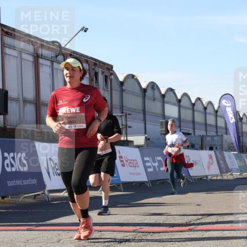 03.10.2025 - Köhlbrandbrückenlauf Luisa Fischer http://msf.ph/oto/9035731 03.10.2025 13:20:37 Ziel 4269, 4385, 4476, 4570, 4591, 4672, 4739, 4790, 4859, 5082, 5543, 5631, 5918, 6777, 6807 meine-sportfotos.de