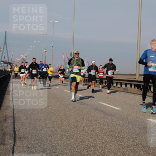 03.10.2025 - Köhlbrandbrückenlauf Fabian Wolf http://msf.ph/oto/9035734 03.10.2025 09:50:22 Position 3 3679 meine-sportfotos.de