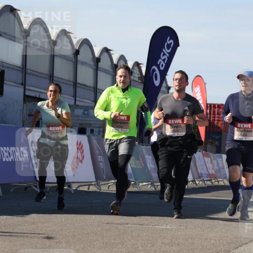 03.10.2025 - Köhlbrandbrückenlauf Luisa Fischer http://msf.ph/oto/9035744 03.10.2025 13:20:40 Ziel 4269, 4476, 4646, 4790, 5488, 5543, 5631, 5774, 5918, 5920, 6777, 6807 meine-sportfotos.de