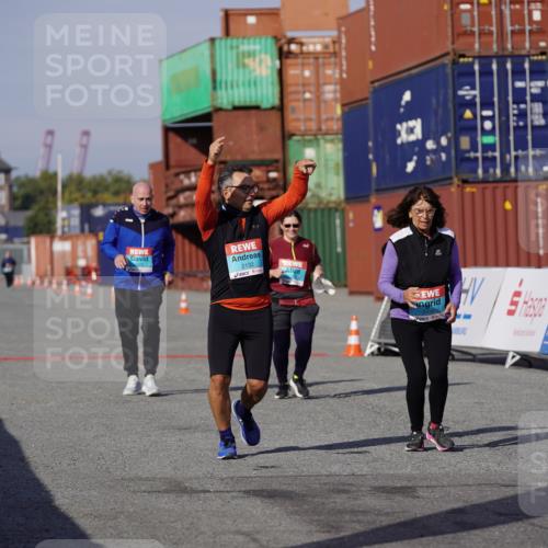 03.10.2025 - Köhlbrandbrückenlauf Michael Burmester http://msf.ph/oto/9035762 03.10.2025 10:52:13 Ziel 2132, 2357, 2490, 2623 meine-sportfotos.de