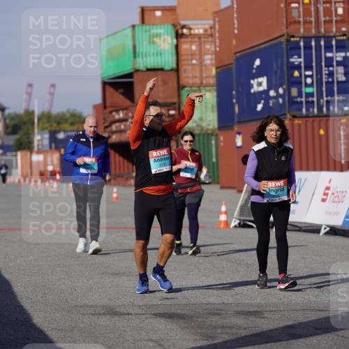 03.10.2025 - Köhlbrandbrückenlauf Michael Burmester http://msf.ph/oto/9035766 03.10.2025 10:52:13 Ziel 2132, 2357, 2490, 2623 meine-sportfotos.de